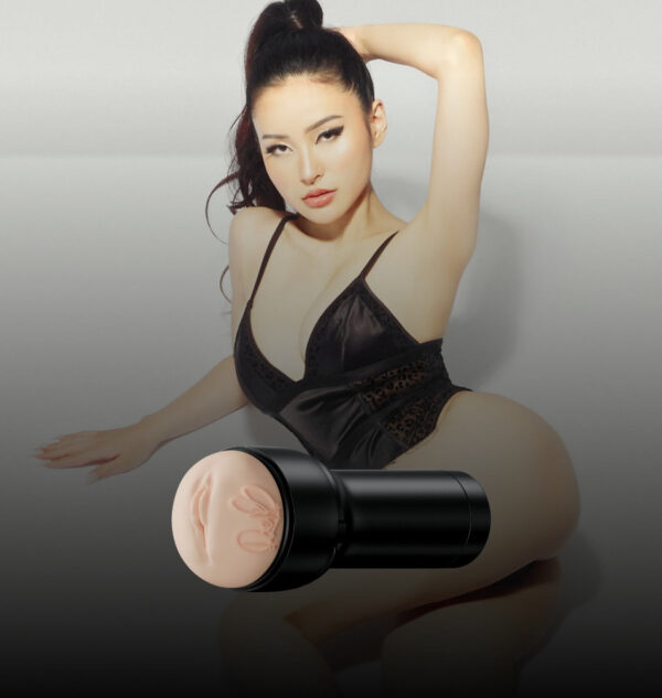 Kiiroo FeelStars Rae Lil Black Vagina