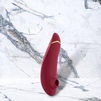 Rode Siliconen Premium 2 vibrator van Womanizer